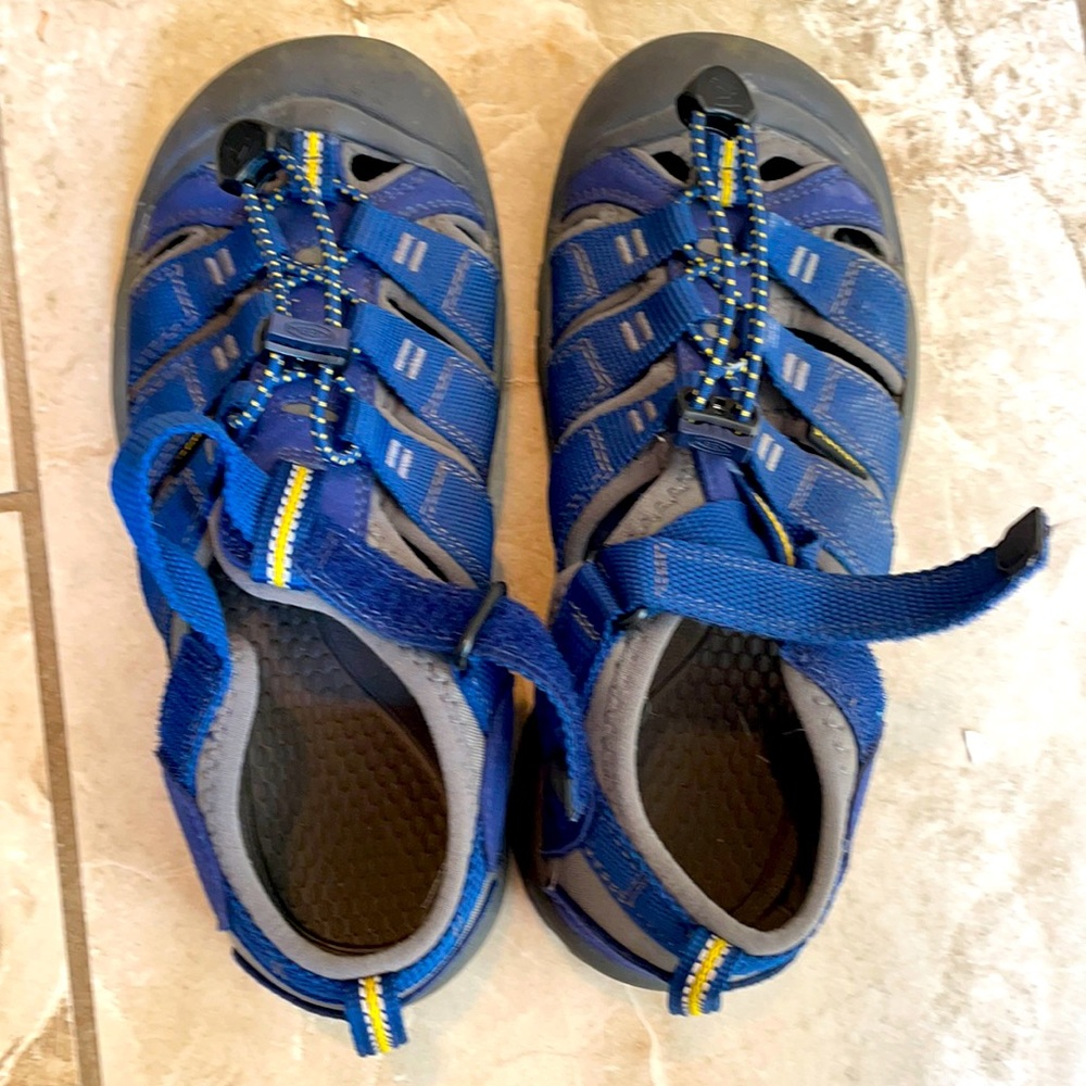 Kids KEEN sandals